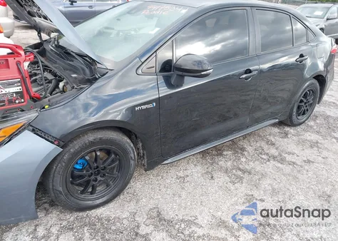 2020 Toyota Corolla Hybrid Le z USA, uszkodzony, nr VIN JTDEBRBE9LJ028018